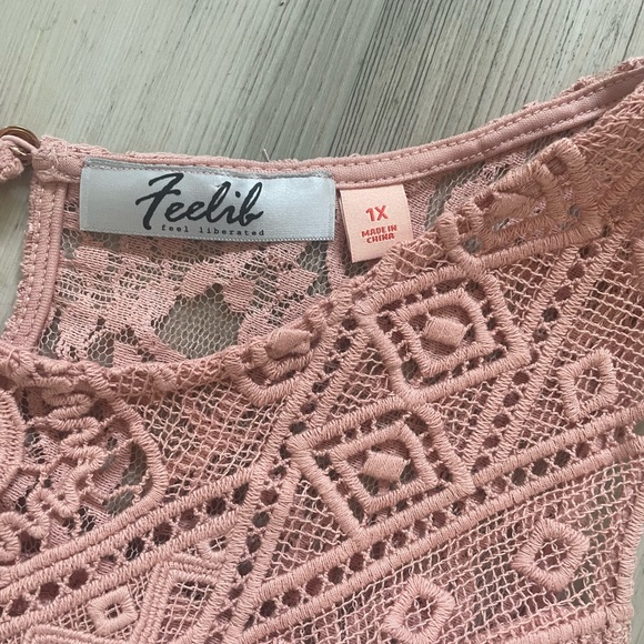 Lace tank with built in cami, 1x - Picture 2 of 4